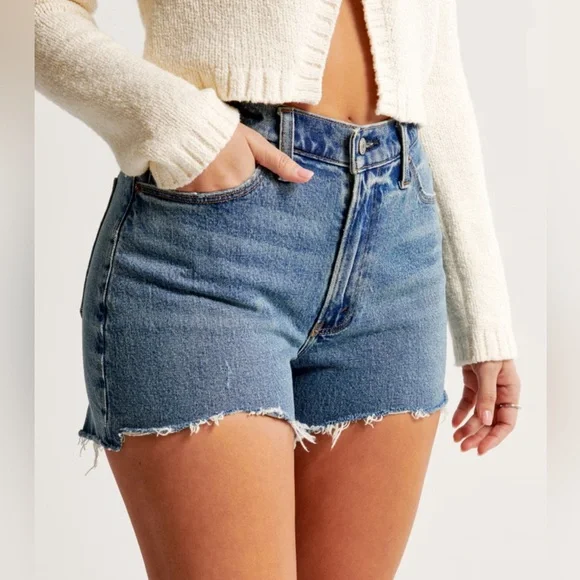 NWT Abercrombie & Fitch Curve Love High Rise 4” Mom Short Size 35 Raw Hem - Picture 1 of 10